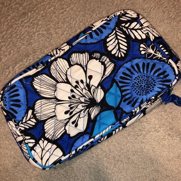 Vera Bradley Blue Bayou cosmetic case - Picture 2 of 7